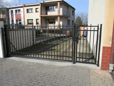 BRYCH - konstrukcje stalowe, balustrady, tarasy, wiaty